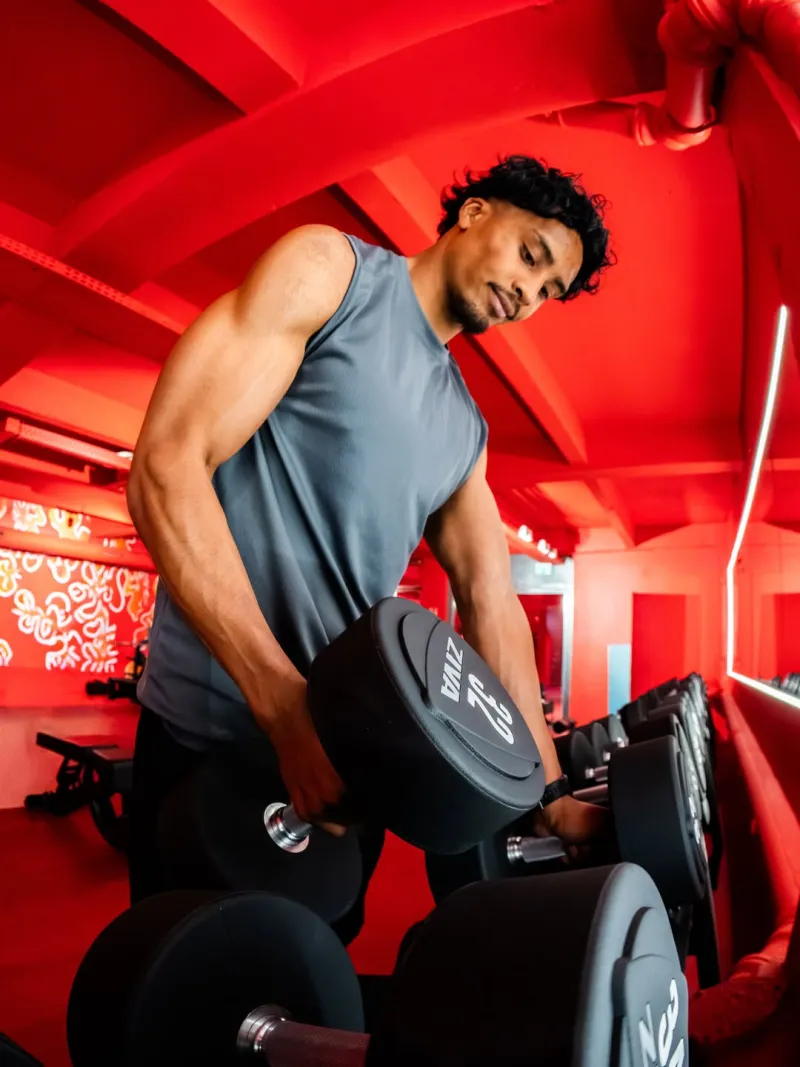 Neoness gym chain in Paris